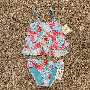 Girl’s 2 piece swim suit
